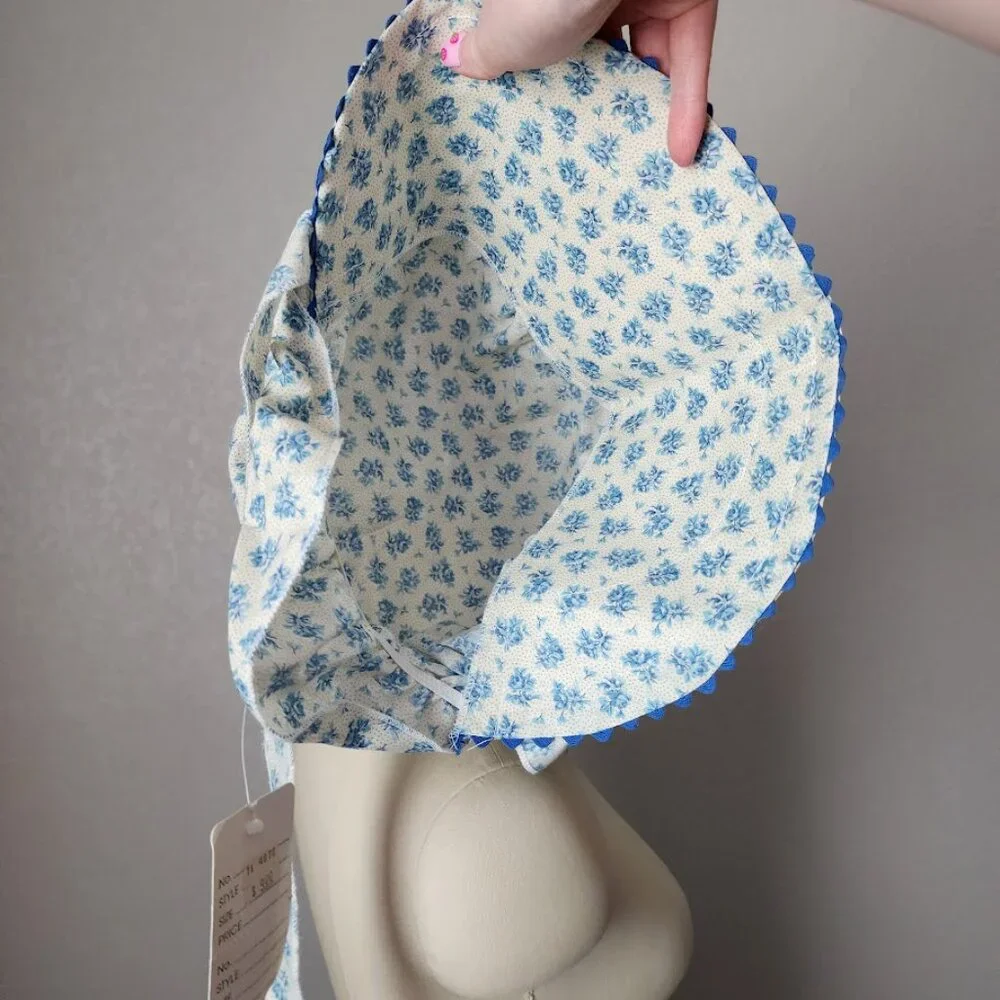 VINTAGE Prairie Cottagecore Blue‎ Floral Sun Bonnet Hat with Ruffle Ties NEW